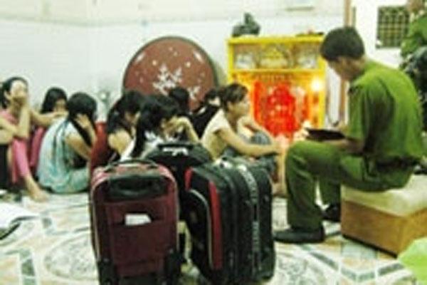 6 bé gái bị đẩy vào quán massage: Nạn nhân bị dụ dỗ như thế nào?-1