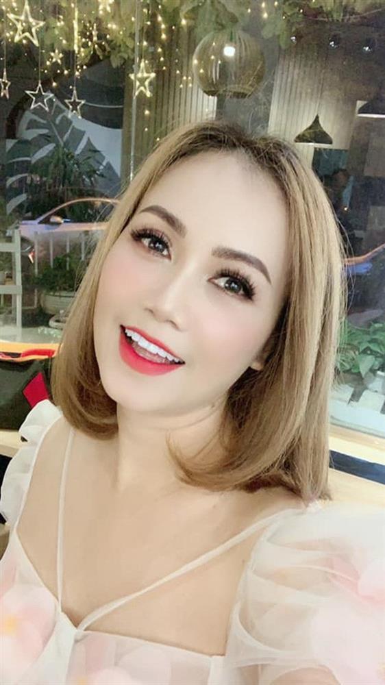 Cô Xuyến Hoàng Yến vẫn rất đẹp trước bị chồng cũ đấm chảy máu mũi-5