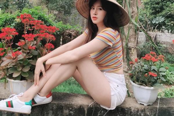 Bà Tưng ăn mặc kín đáo, dân mạng đổ dồn vòng 1 khủng tràn khỏi áo-11