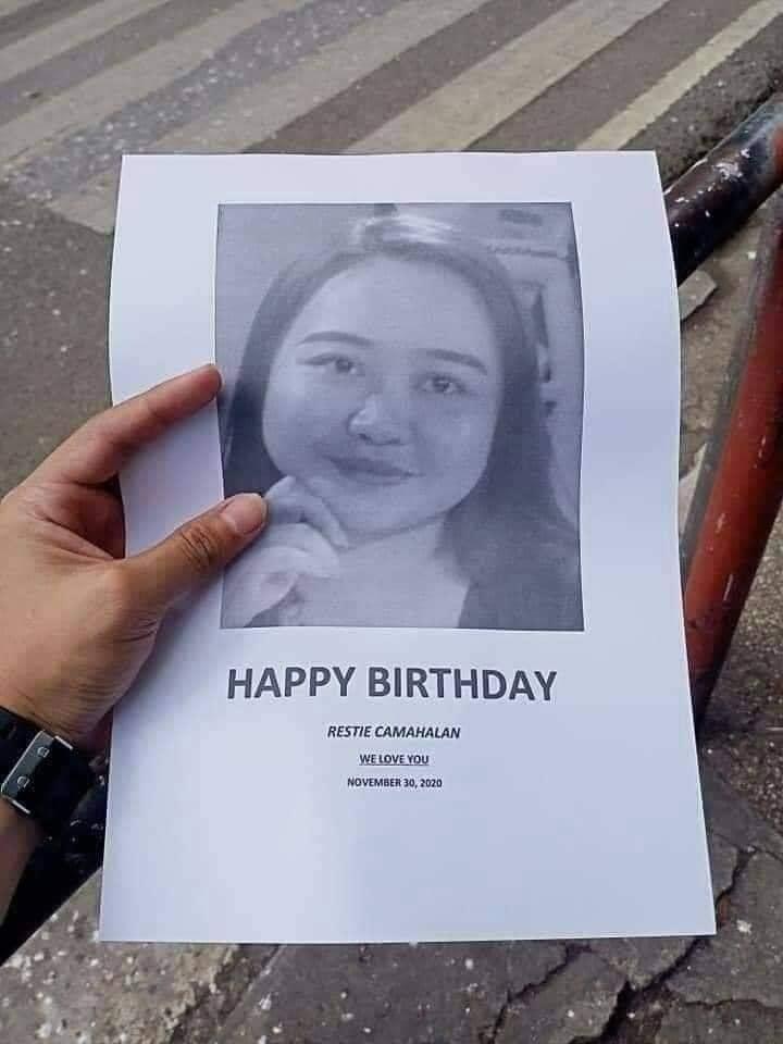 Bạn thân chúc mừng sinh nhật kiểu bá đạo, dán poster khắp thành phố dìm hàng-1