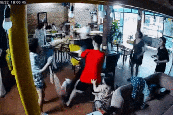 Công an điều tra vụ 'cô Xuyến' Hoàng Yến bị chồng cũ vác dao dọa giết