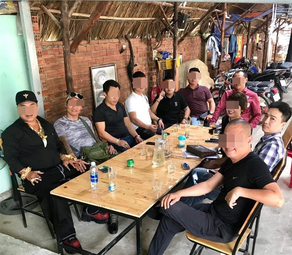 Chồng cũ Hoàng Yến giao hảo toàn giang hồ mạng?-5