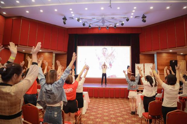 Chồng trẻ đấm Hoàng Yến hộc máu là CEO kiêm diễn giả, từng có con riêng-3