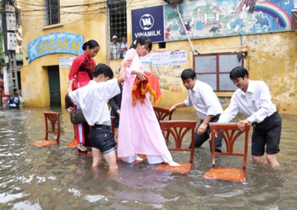 Các phiên bản đám cưới chạy mưa bất chấp khiến cô dâu chú rể nhớ một đời-7