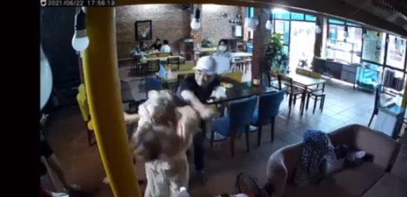 Gương mặt bầm dập của dàn mỹ nhân Việt khi bị đi đường quyền-1