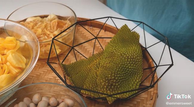 Hot Tiktoker bày cách ăn cả quả mít luôn vỏ lẫn hạt mà không cần phải bỏ thứ gì khiến ai cũng bất ngờ-1