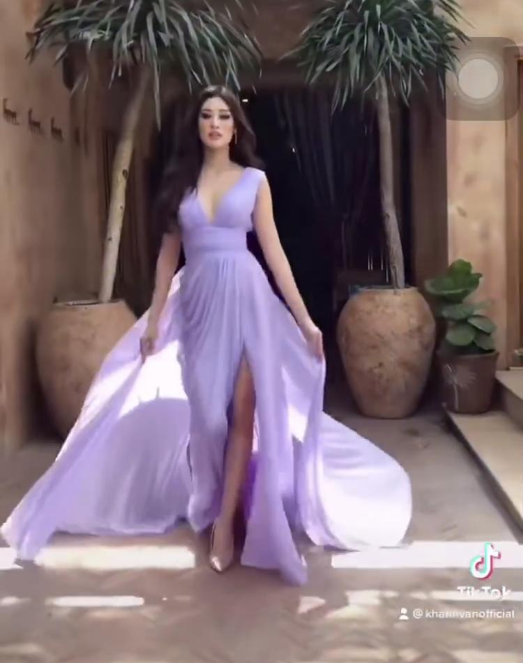 Khánh Vân catwalk bung lụa mừng sắp hoàn thành thời gian cách ly?-1