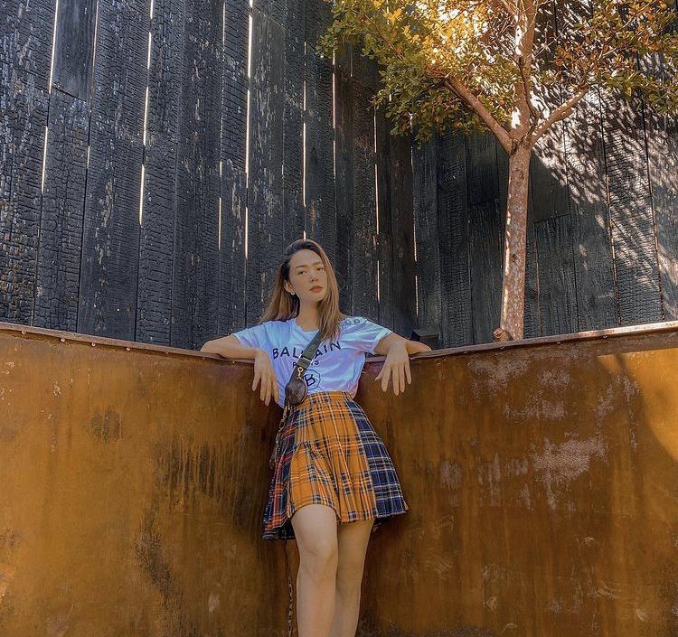 Minh Hằng biến hóa xuất thần thay đồ 30s trên xe ô tô để gặp crush-7