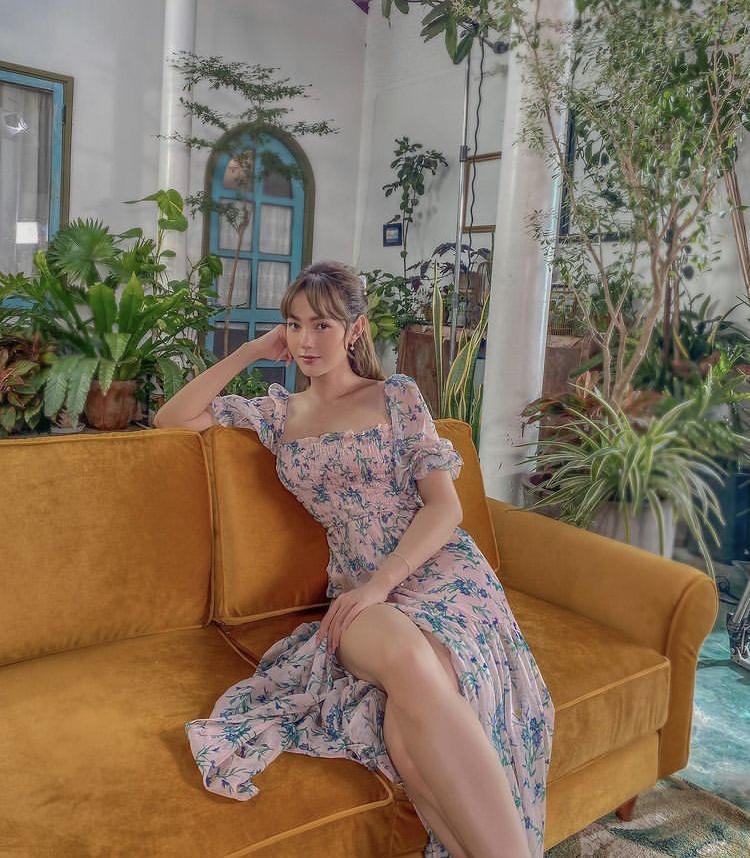 Minh Hằng biến hóa xuất thần thay đồ 30s trên xe ô tô để gặp crush-8