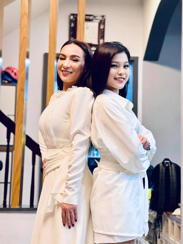 Con gái nuôi Phi Nhung: Đau khi nhìn mẹ khóc-3