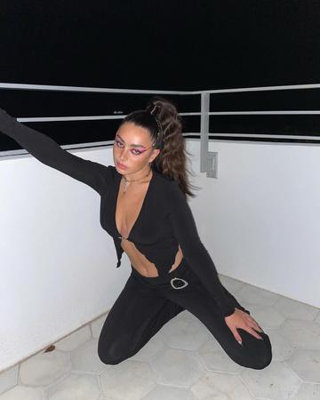 Mỹ nhân Hollywood diện mốt áo kẹp giấy gợi cảm-2