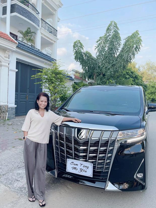 Sam mua xe hơi cho mẹ đi chợ: Giá 4,6 tỷ, đặt 6 tháng mới về-5