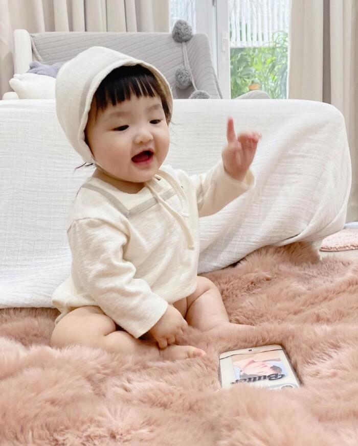 Gái cưng Winnie nhà Đông Nhi là fan cứng của BTS ?-1