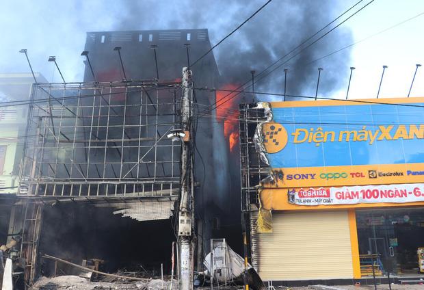 Phú Yên: Tìm người tụ tập xem đám cháy tại cửa hàng điện máy TX. Đông Hòa-1
