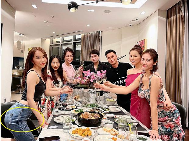 Hội bạn Hà Thành tụ họp: Quỳnh Nga bị soi ưỡn ẹo cố khoe vòng 3-2