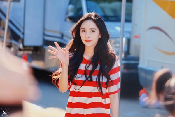 Dương Mịch - Hứa Khải chung 1 khung hình, netizen mắng nhà gái già hơn nhà trai-6