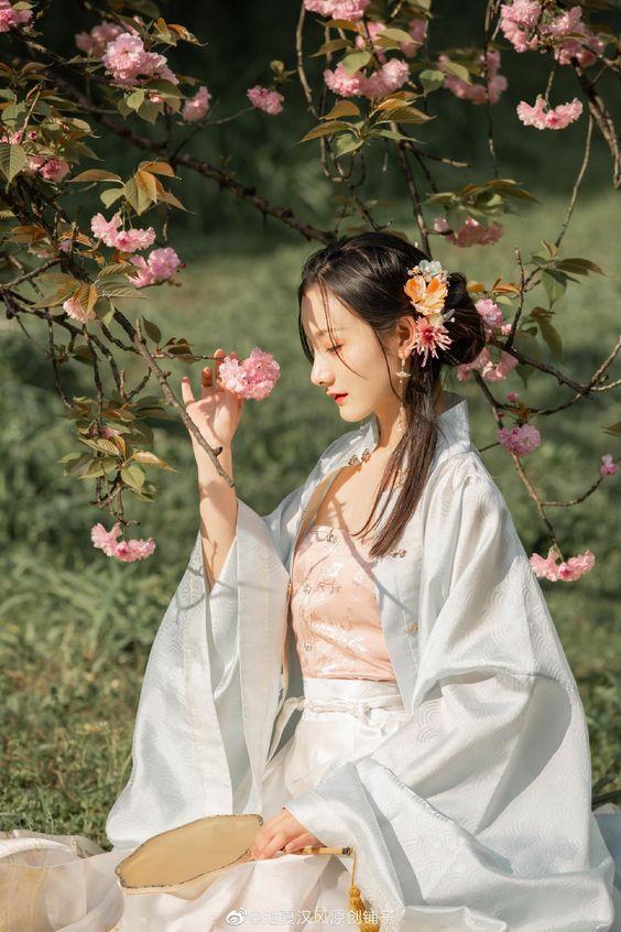 Chuyện 12 cung Hoàng đạo: Cự Giải bên ngoài niềm nở, bên trong u sầu-2