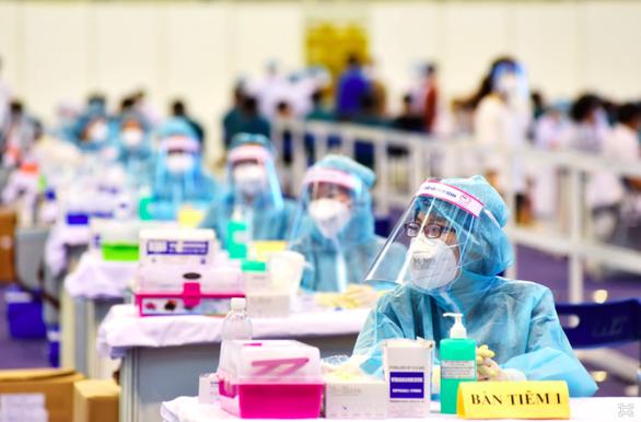 Dấu hiệu nào bình thường, dấu hiệu nào nguy hiểm sau tiêm vaccine Covid-19?-3