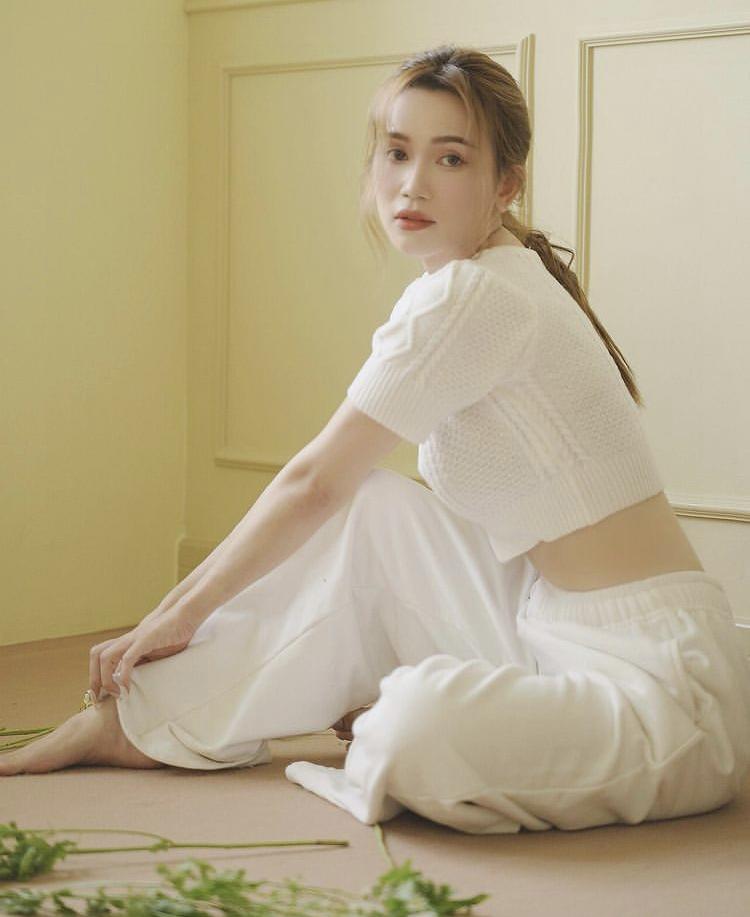 4 mỹ nhân Việt xứng danh đại sứ giãn cách mùa dịch-12