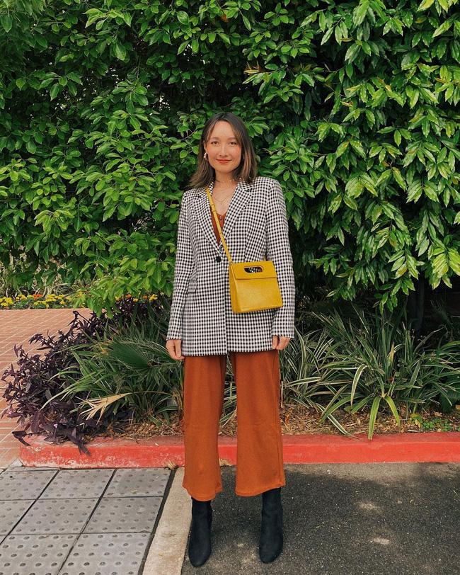 Anna Trương: Sexy gấp rưỡi em gái, lên đồ bốc lửa khoe dáng hót họt-2