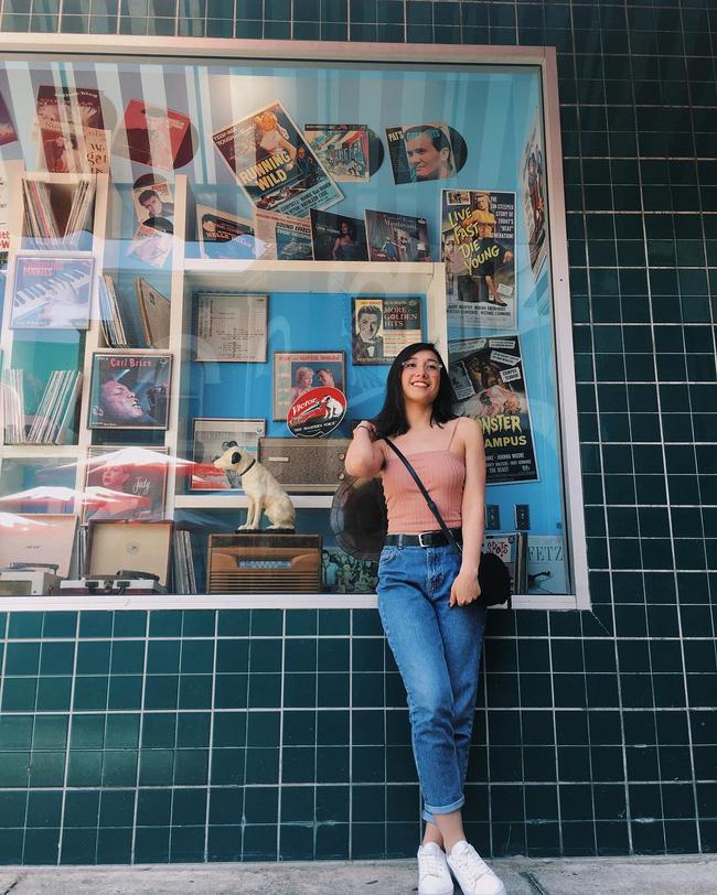 Anna Trương: Sexy gấp rưỡi em gái, lên đồ bốc lửa khoe dáng hót họt-6