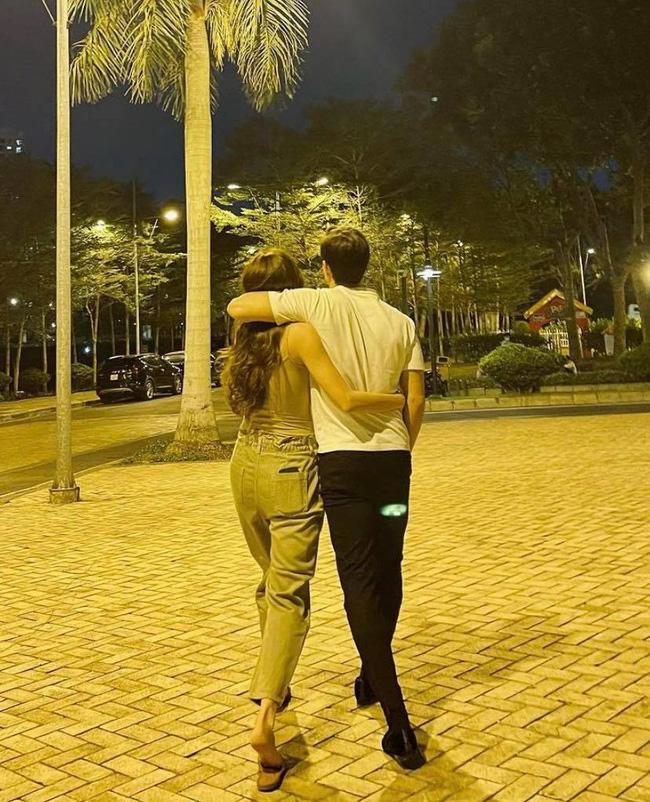 Kim Lý gây sốt khi thả nhẹ ảnh nóng bên Hồ Ngọc Hà-10