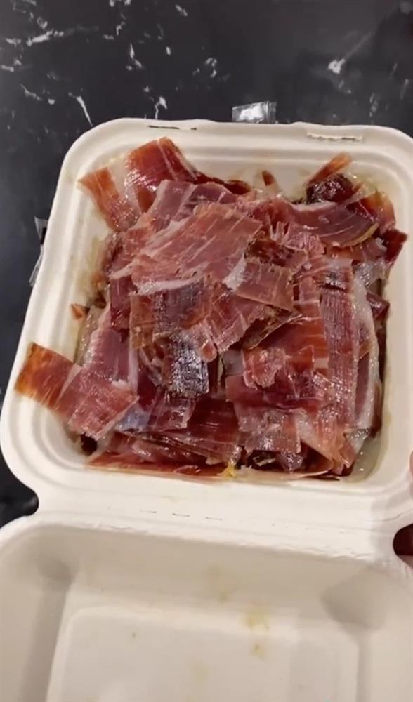 Bỏ hơn 4 triệu mua hộp thịt lợn rồi đăng lên TikTok, ai nấy ngã ngửa-2