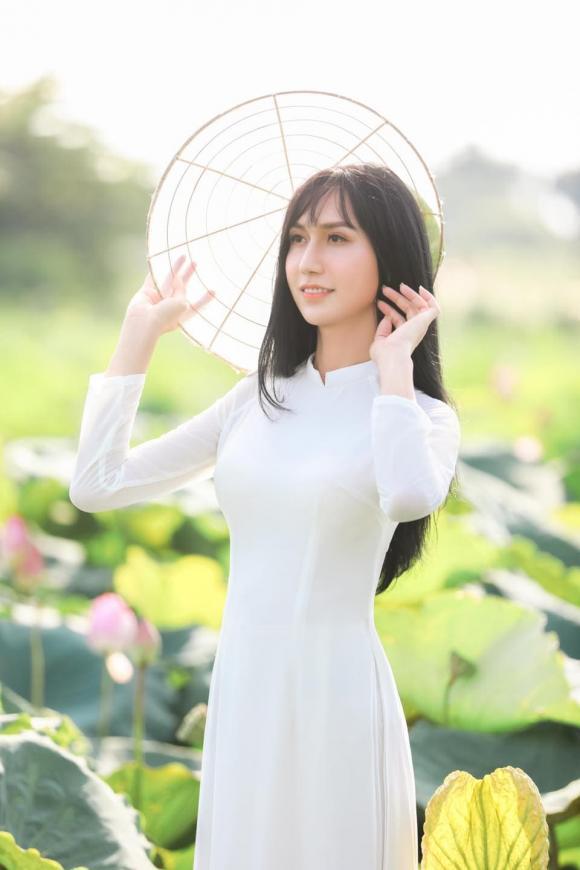 Lynk Lee mặc áo yếm gợi cảm được khen tựa ngọc nữ hồ sen-4