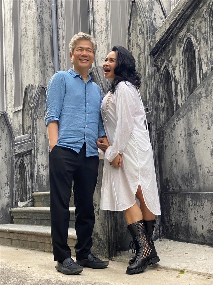 Diva Thanh Lam tình bể bình bên bạn trai bác sĩ sau lễ dạm ngõ-3