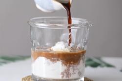Hướng dẫn pha cà phê cốt dừa thơm ngon mát lạnh