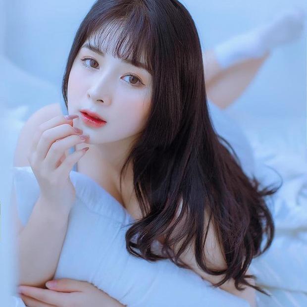 Dân mạng ngớ người ảnh mới Quỳnh Alee, tâm điểm chú ý là vòng 1 khủng-2