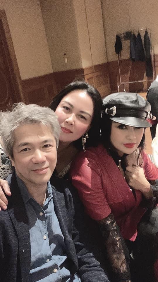 Phượng Chanel mừng khi người chị thân thiết tìm được bến đỗ bình yên ở tuổi ngoài 50, sau nhiều thăng trầm trong cuộc sống.