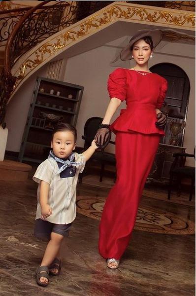 Quý tử nhà Hòa Minzy được mẹ lên đồ xịn sò từ nhỏ-1