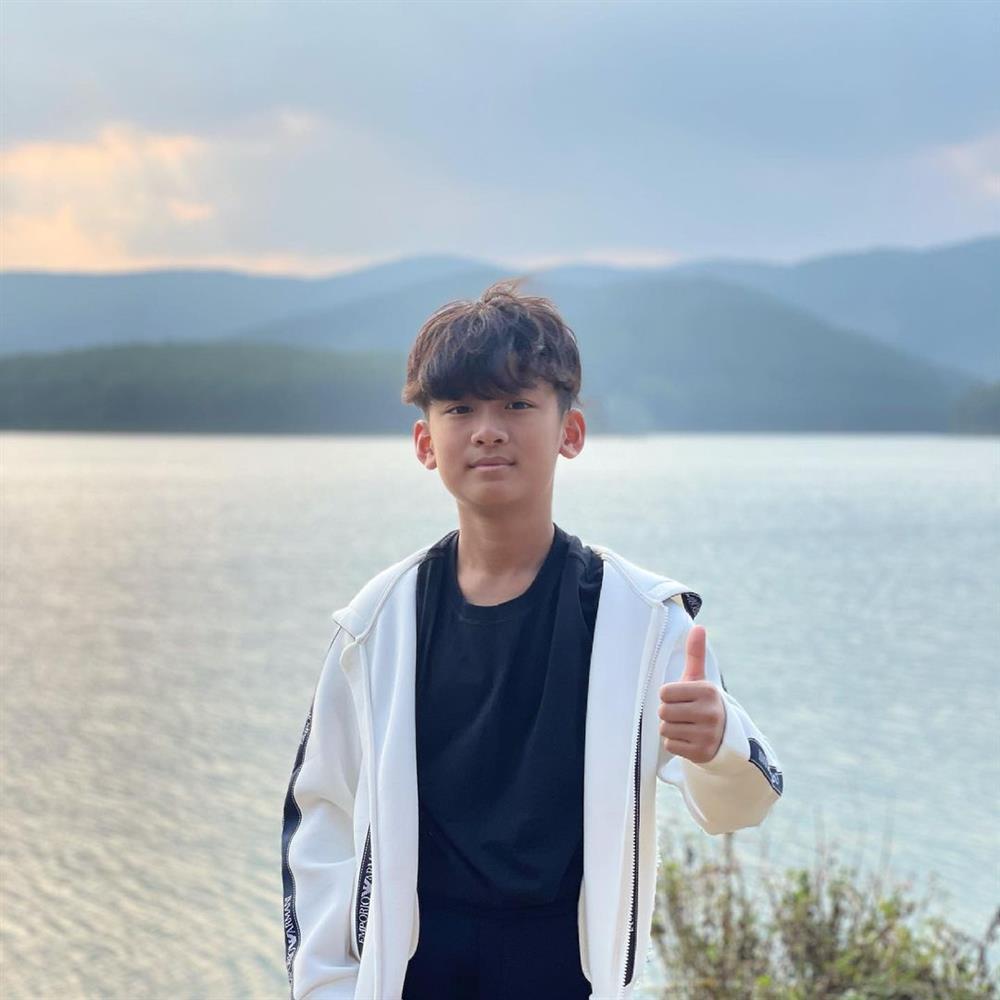 Chồng cũ Lệ Quyên đưa con đi chơi bằng chuyên cơ, nửa tỷ đốt trong tích tắc?-4