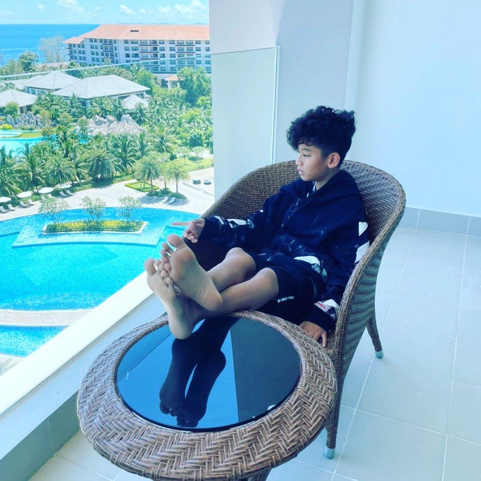 Chồng cũ Lệ Quyên đưa con đi chơi bằng chuyên cơ, nửa tỷ đốt trong tích tắc?-5