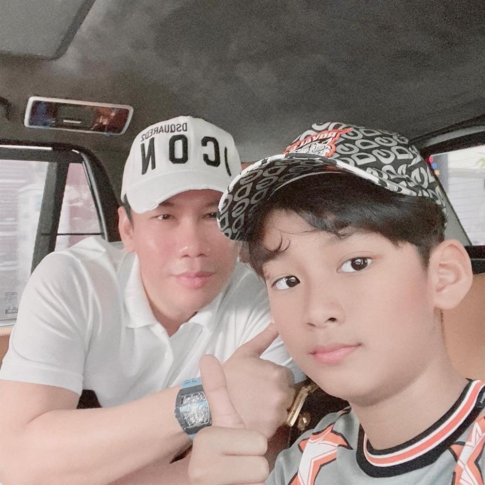 Chồng cũ Lệ Quyên đưa con đi chơi bằng chuyên cơ, nửa tỷ đốt trong tích tắc?-7