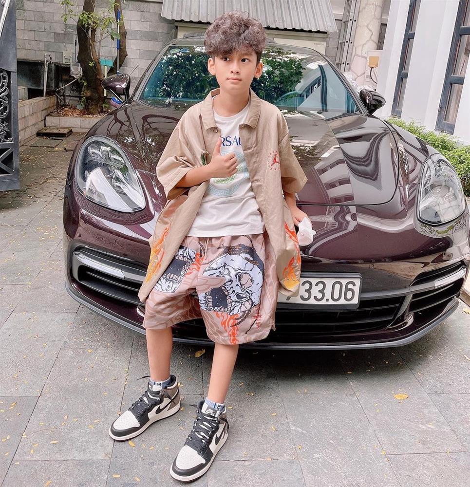 Chồng cũ Lệ Quyên đưa con đi chơi bằng chuyên cơ, nửa tỷ đốt trong tích tắc?-10