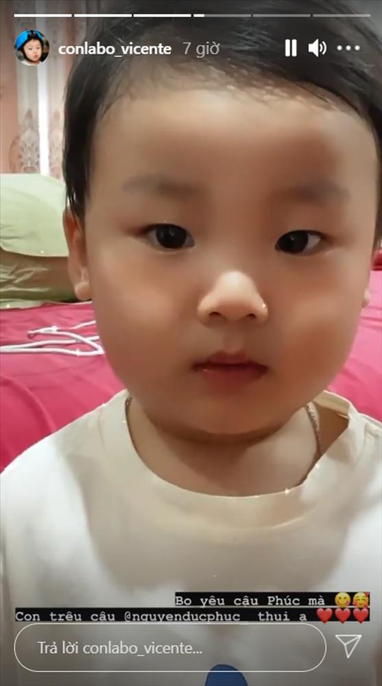 Bé Bo nhà Hòa Minzy lại có màn trêu cậu Đức Phúc cực tổn thương-3