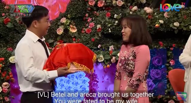 Cặp đôi được dạm ngõ ngay trên sân khấu Bạn Muốn Hẹn Hò giờ ra sao?-2