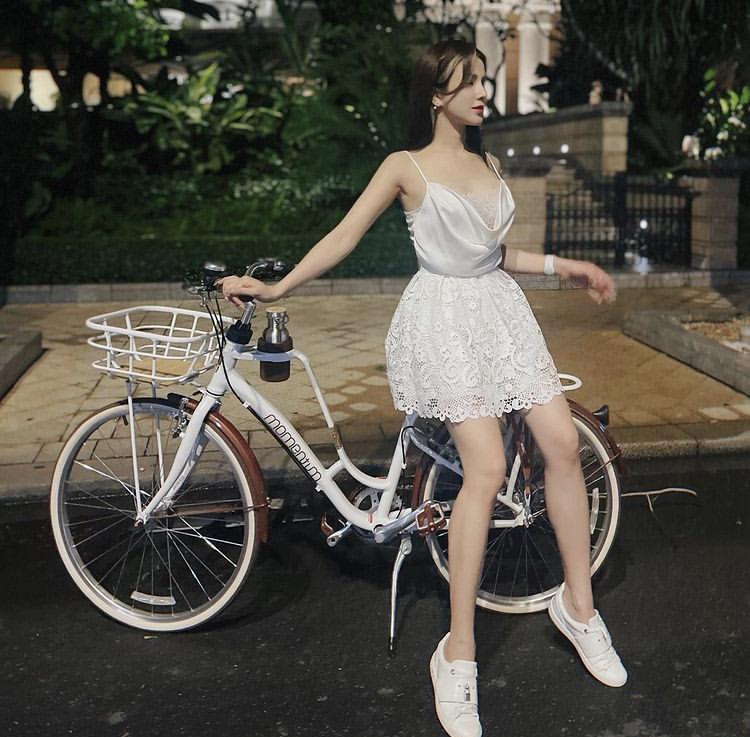 Đạp xe thì ít mà sao Việt chủ yếu khoe street style chất lừ là nhiều!-7