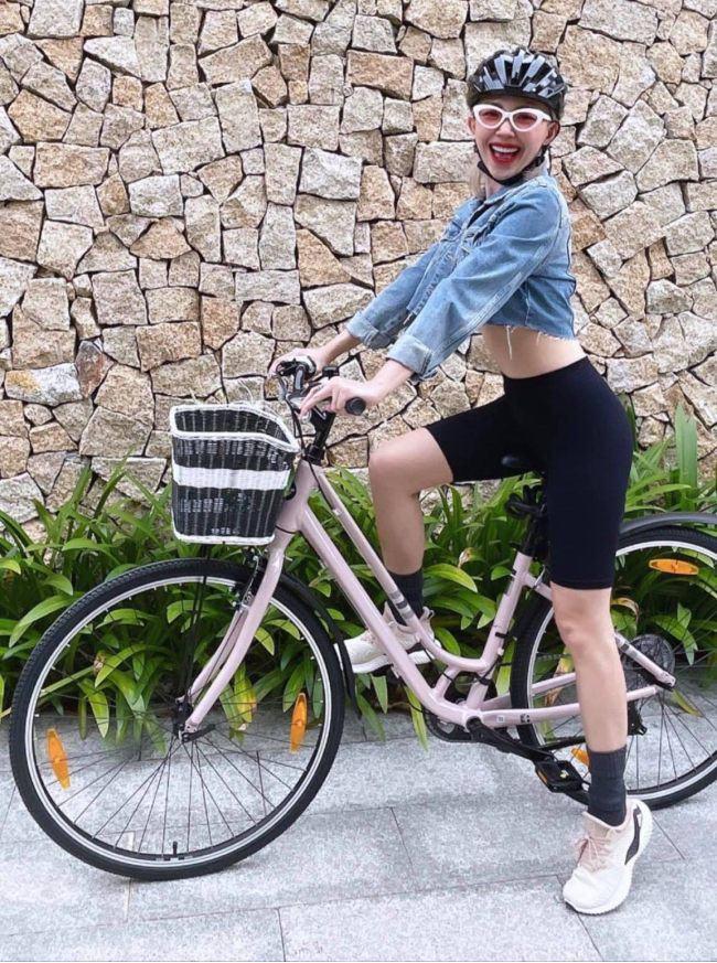 Đạp xe thì ít mà sao Việt chủ yếu khoe street style chất lừ là nhiều!-4