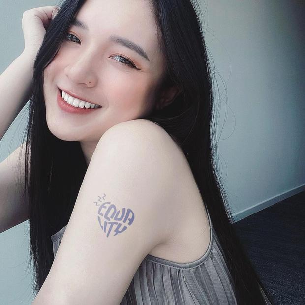 MC xinh đẹp khoe hình xăm khiến fan dậy sóng, nhưng có gì đó sai sai-2