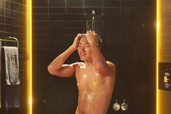 Ảnh nóng Đoàn Văn Hậu trong nhà tắm, Chinh 'Đen' dọa 9h tối tung clip full