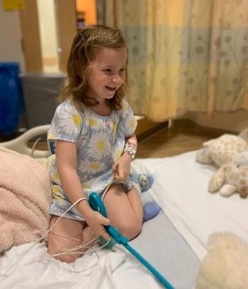 Bố cứu sống con gái nhờ học hồi sức tim phổi trên phim-1