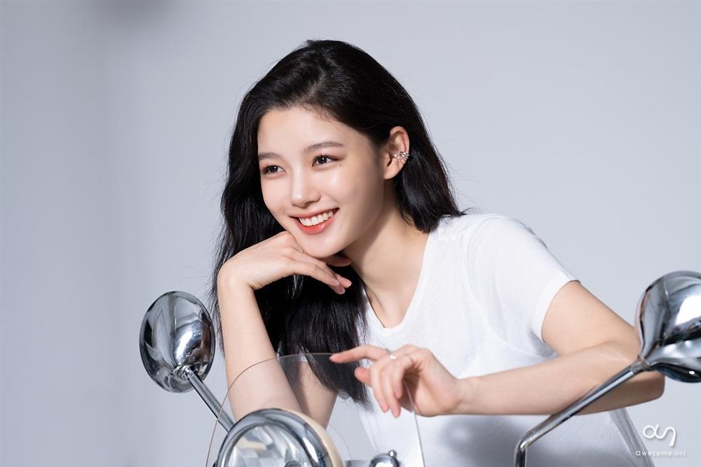 Sao nhí xinh nhất xứ Hàn Kim Yoo Jung lộ mặt vừa già vừa đơ-9