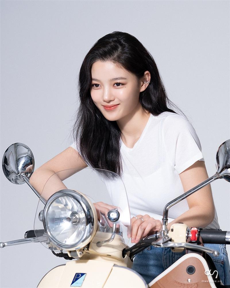 Sao nhí xinh nhất xứ Hàn Kim Yoo Jung lộ mặt vừa già vừa đơ-11