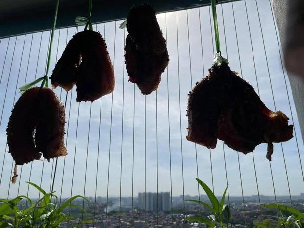 Đu trend làm thịt ba chỉ phơi nắng, treo tận 3 ngày cho chắc và cái kết-1