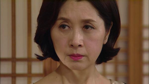 Mẹ người yêu đến nhà, vừa bê mâm cơm lên bị chửi tới tấp-2