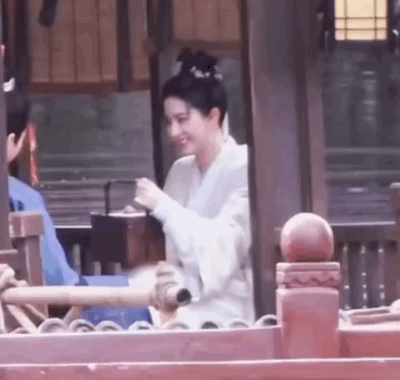 Ảnh hậu trường đẹp nức nở dù diễn vẫn dở của Lưu Diệc Phi-1