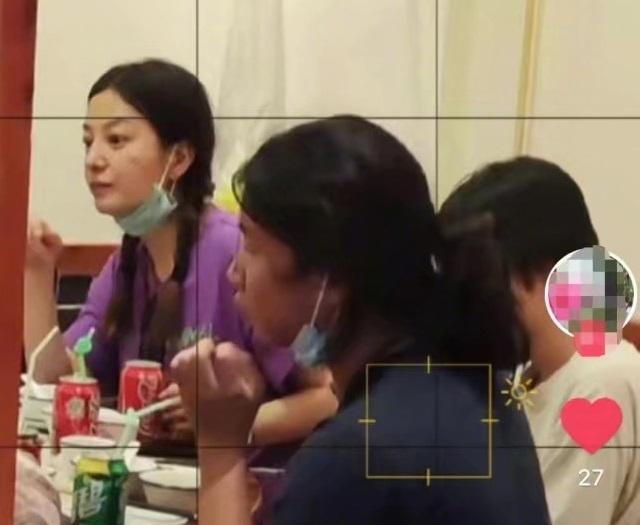 Triệu Vy xuất hiện tiều tụy sau khi chồng bị nghi phá sản vì nợ 890 tỷ đồng-2